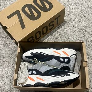 YEEZY BOOST 700